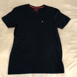Levi’s navy blue pocket tee size small